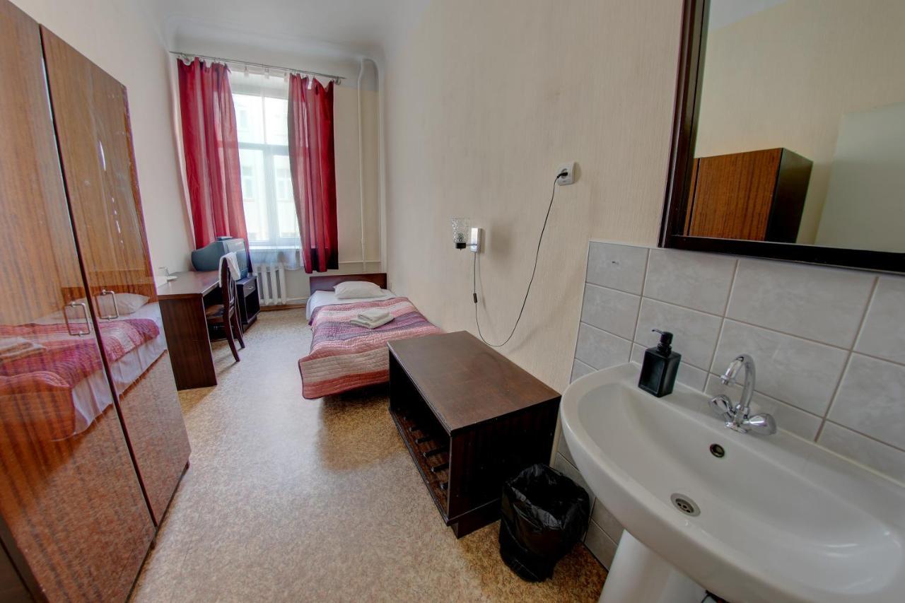 Hostel Viktorija With Private Rooms Riga Dış mekan fotoğraf