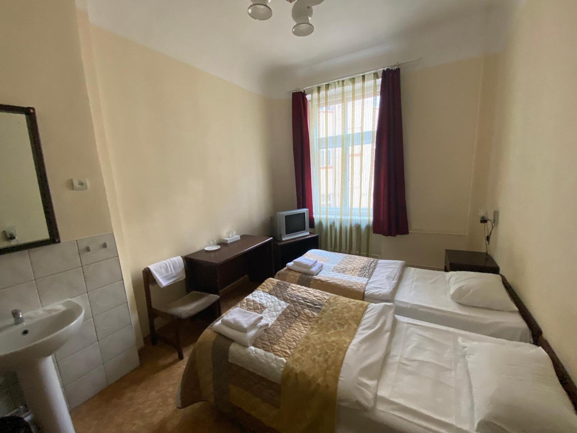 Hostel Viktorija With Private Rooms Riga Dış mekan fotoğraf