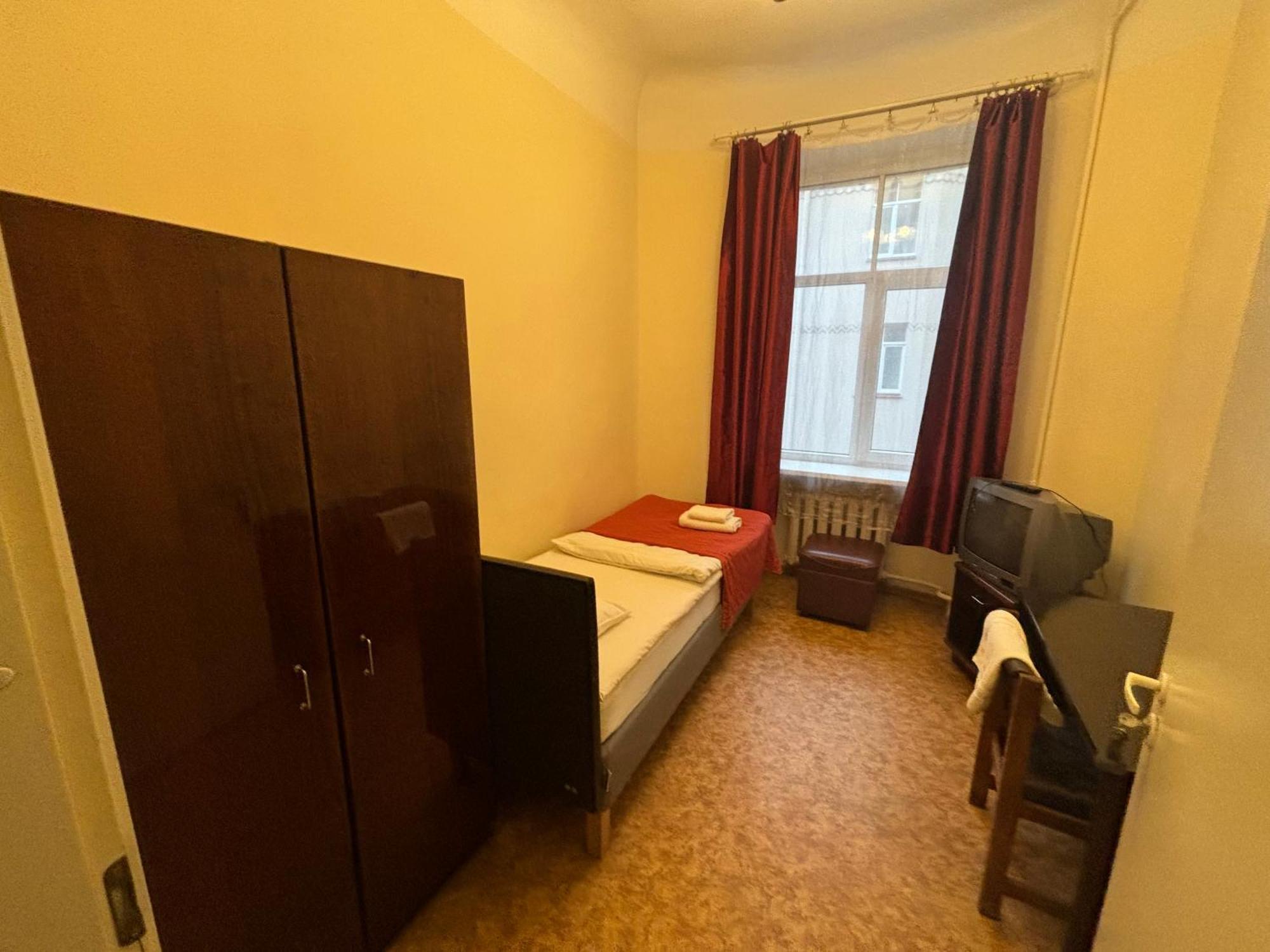 Hostel Viktorija With Private Rooms Riga Dış mekan fotoğraf