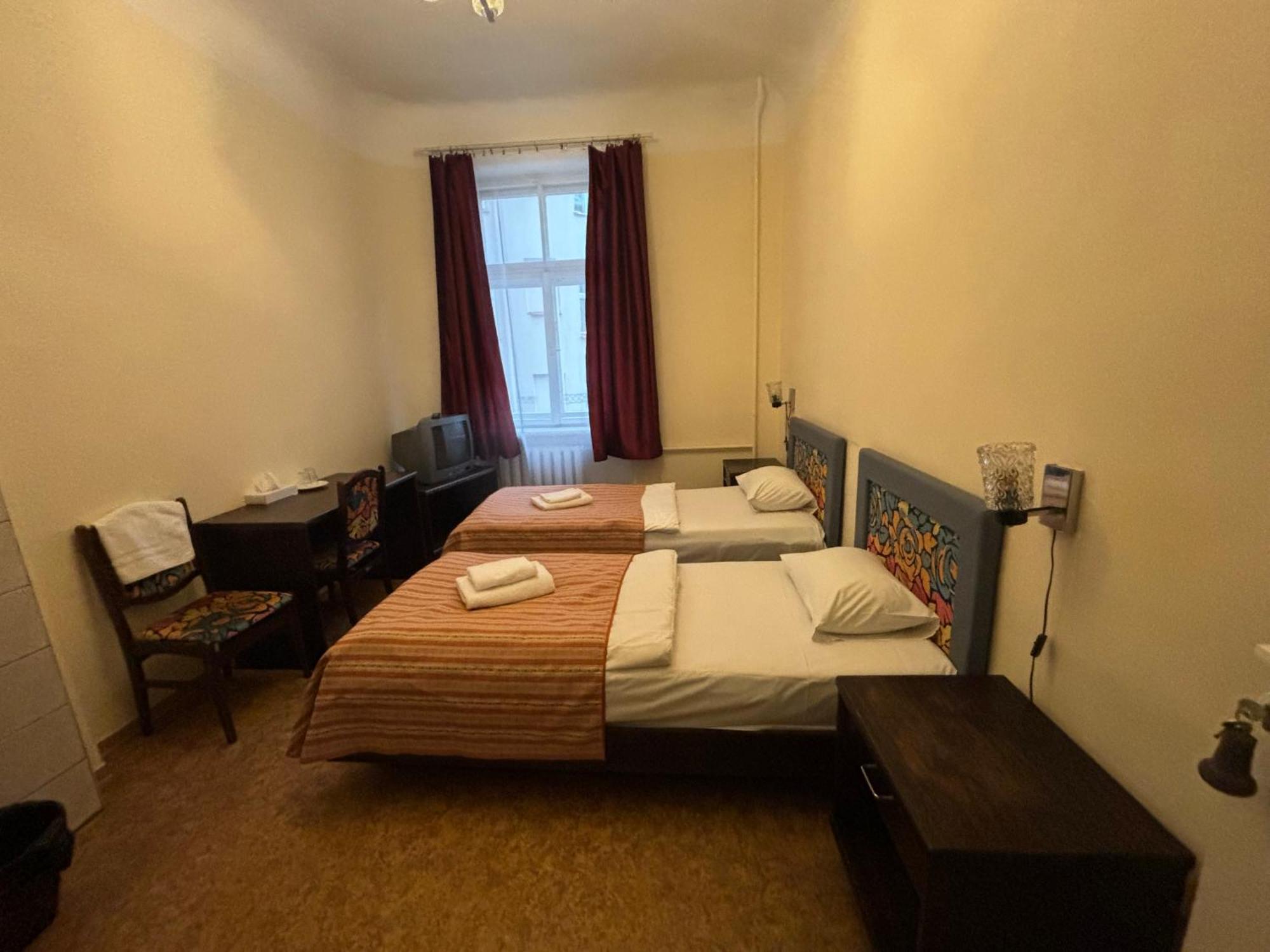 Hostel Viktorija With Private Rooms Riga Dış mekan fotoğraf