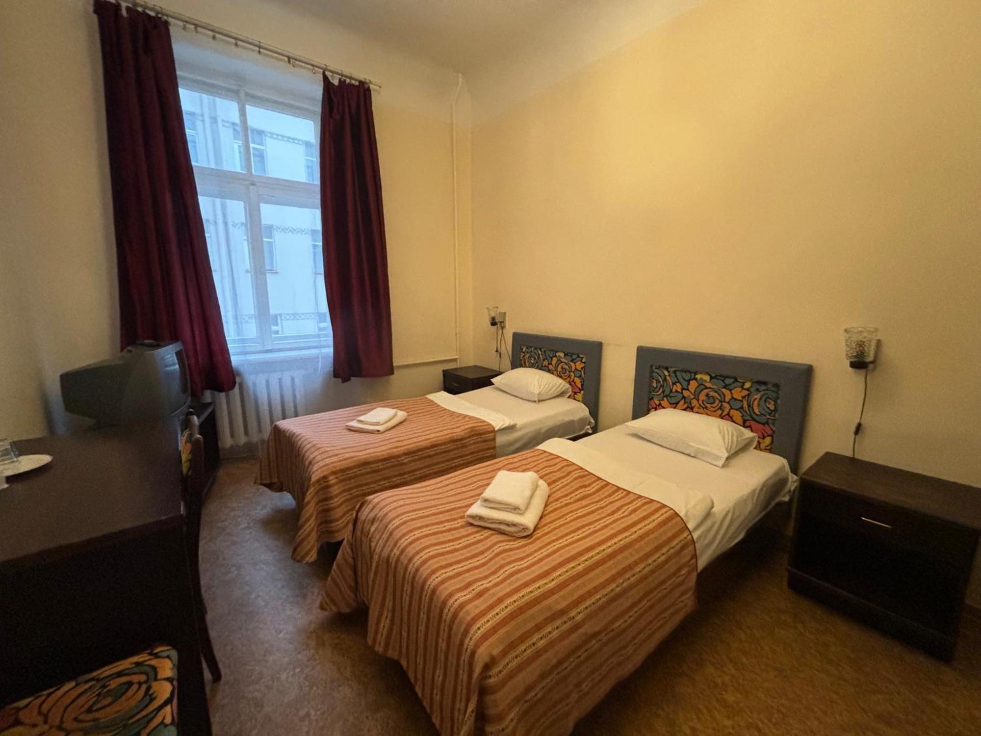 Hostel Viktorija With Private Rooms Riga Dış mekan fotoğraf